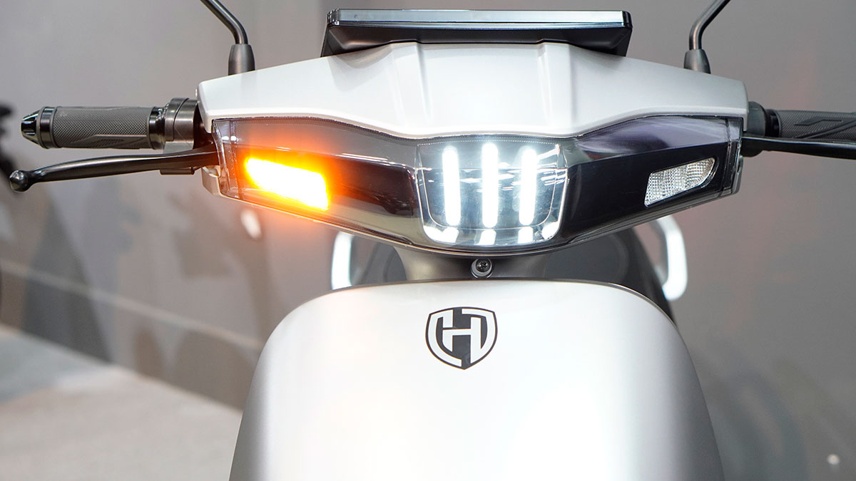 đèn xi nhan của xe tay ga điện Honmaki X6